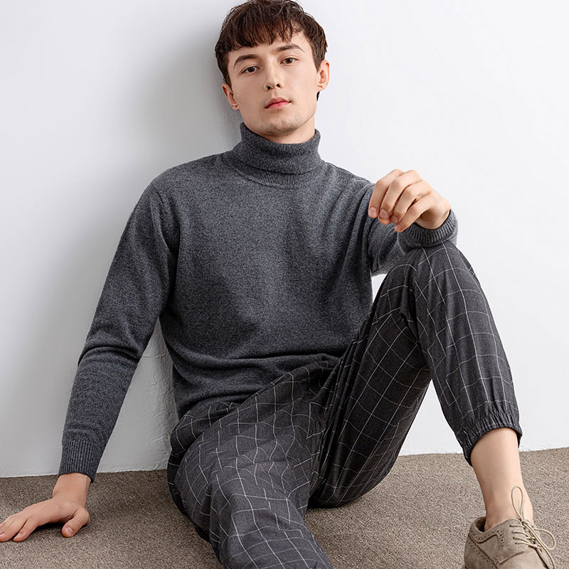 V-Neck-designen kombinerar enkelhet och mode och visar upp ett elegant temperament samtidigt som man upprätthåller en känsla av mode. V-ringad stickad kofta tröja